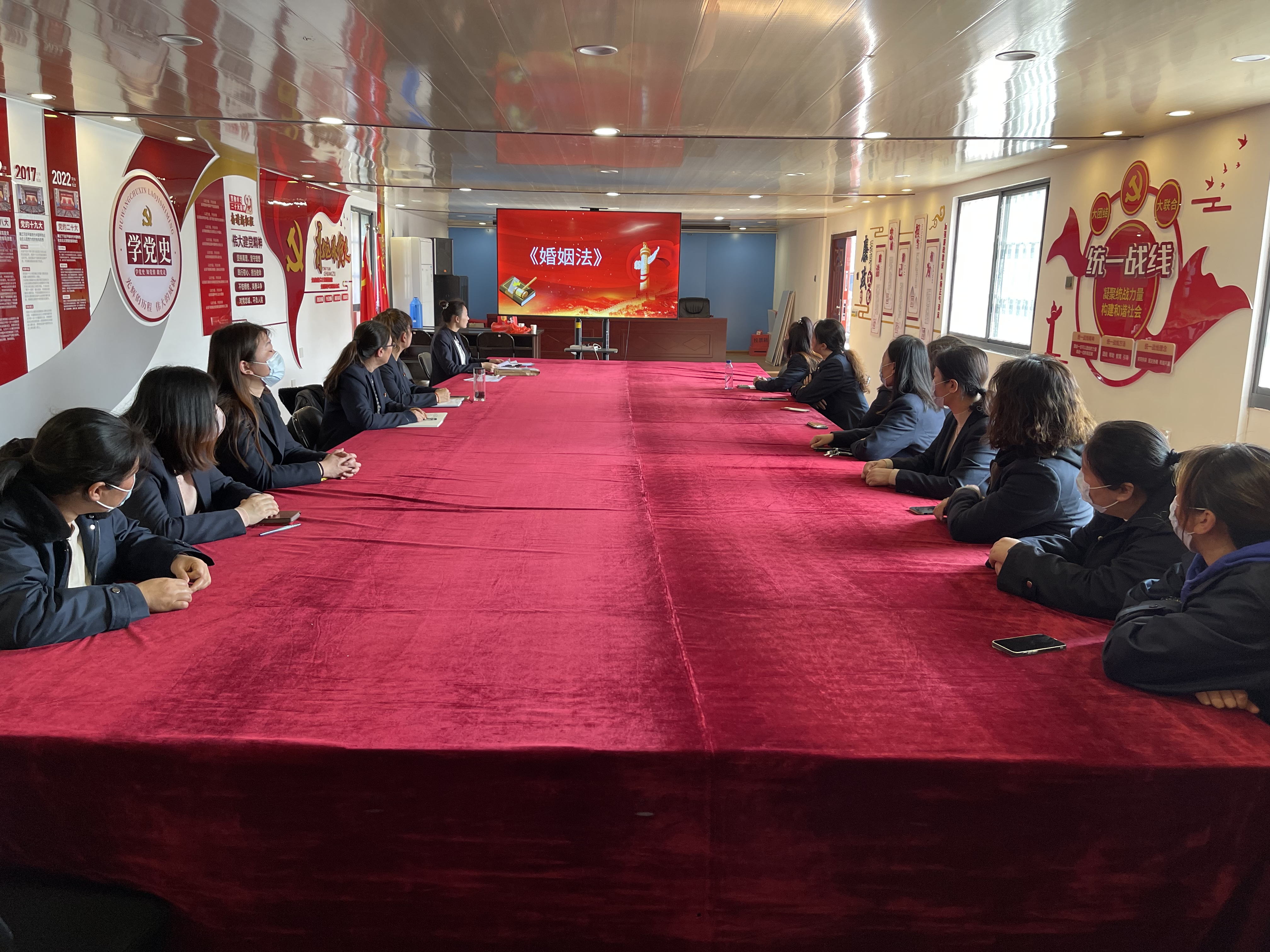 公交集團公交事業(yè)一部舉辦女職工普法宣傳等活動