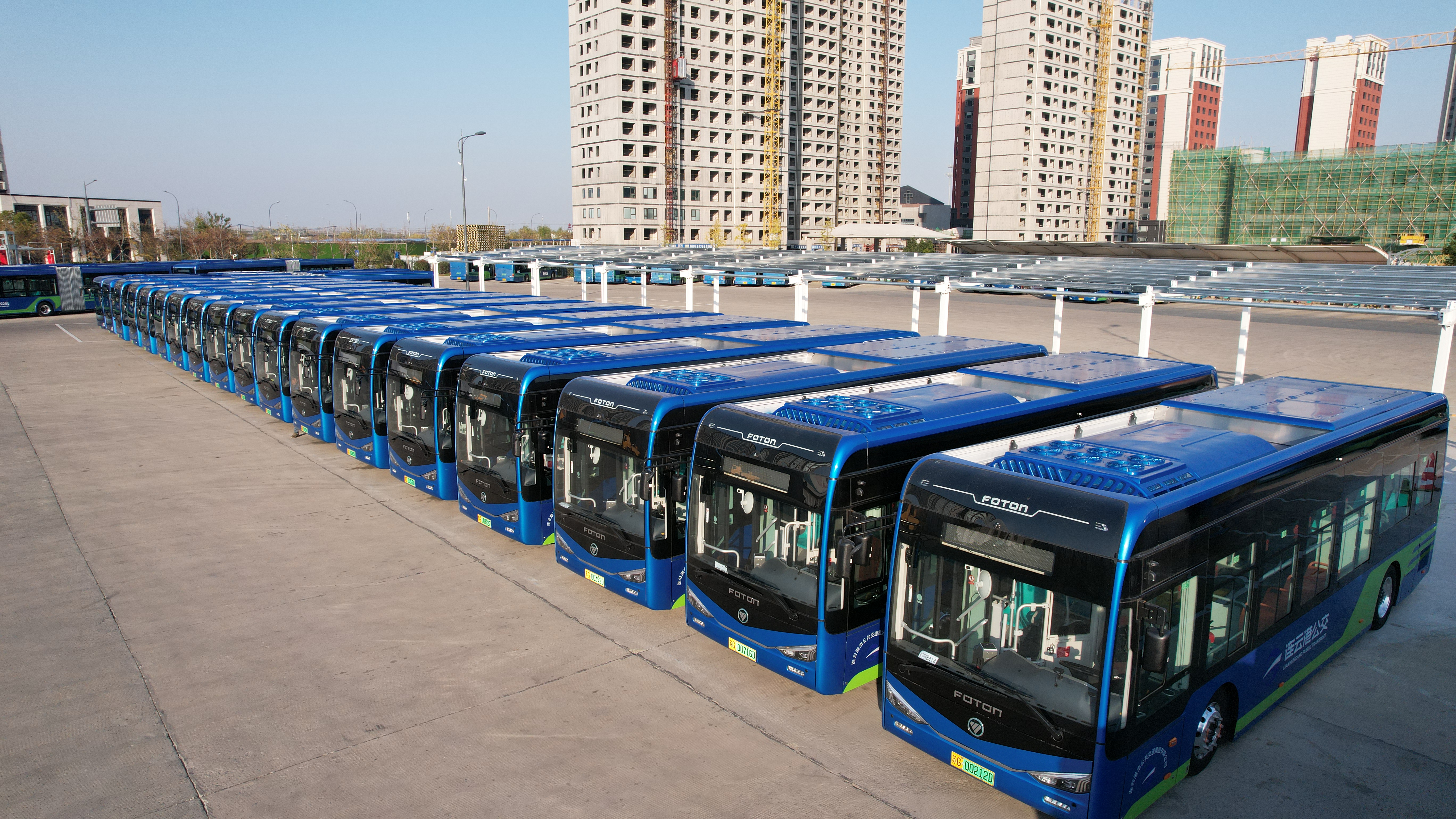 即日起，連云港公交150臺(tái)新能源公交車陸續(xù)投入運(yùn)營(yíng)