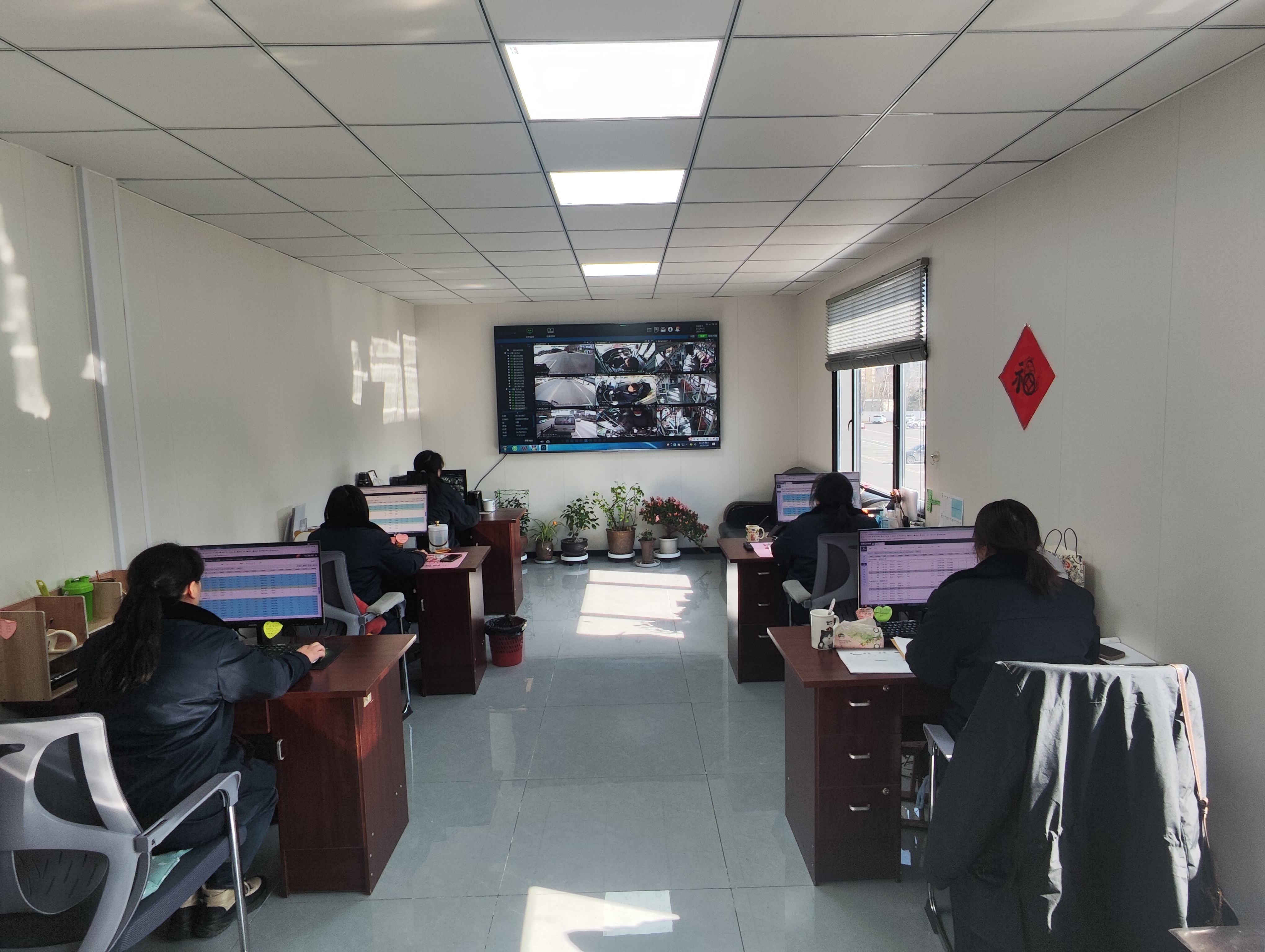 平安春運(yùn)·公交相伴⑦|公交集團(tuán)智能調(diào)度員的堅(jiān)守