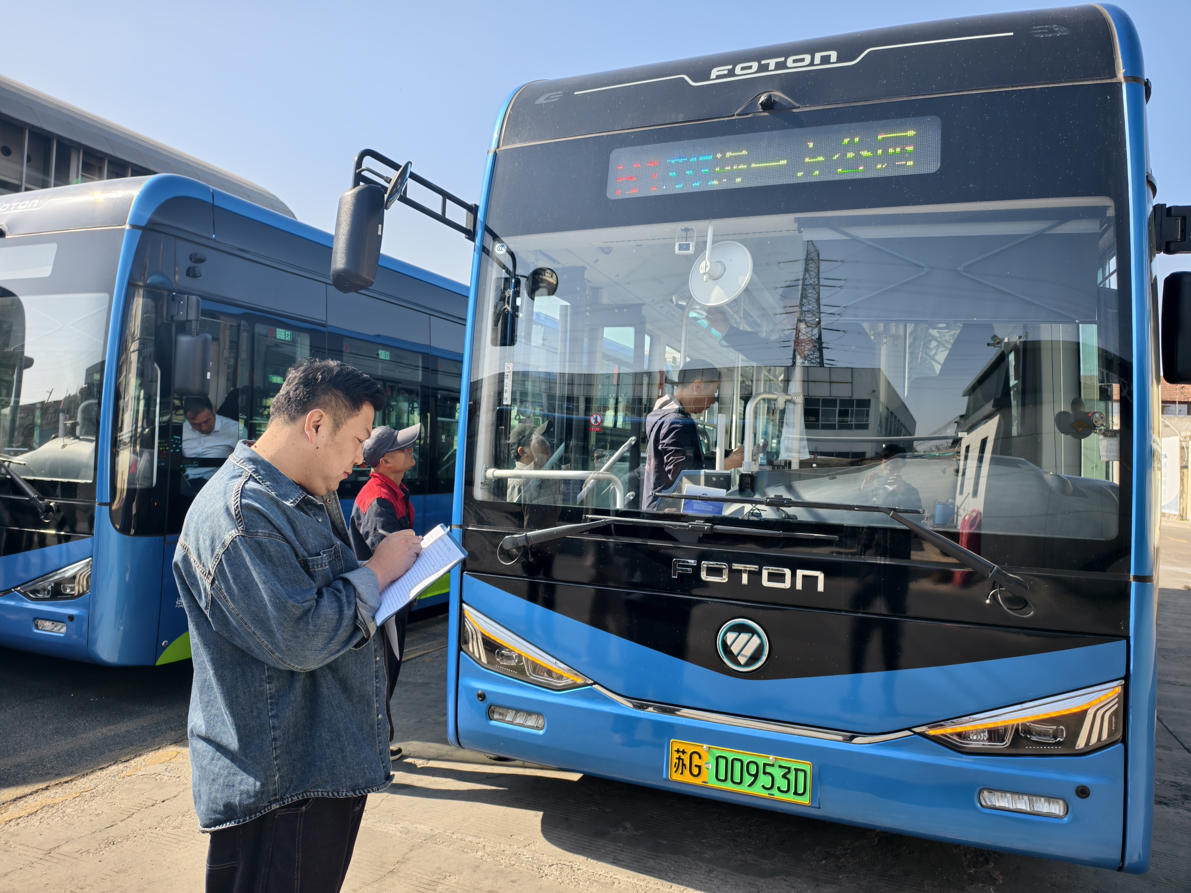 公交集團(tuán)新車(chē)檢查工作順利完成