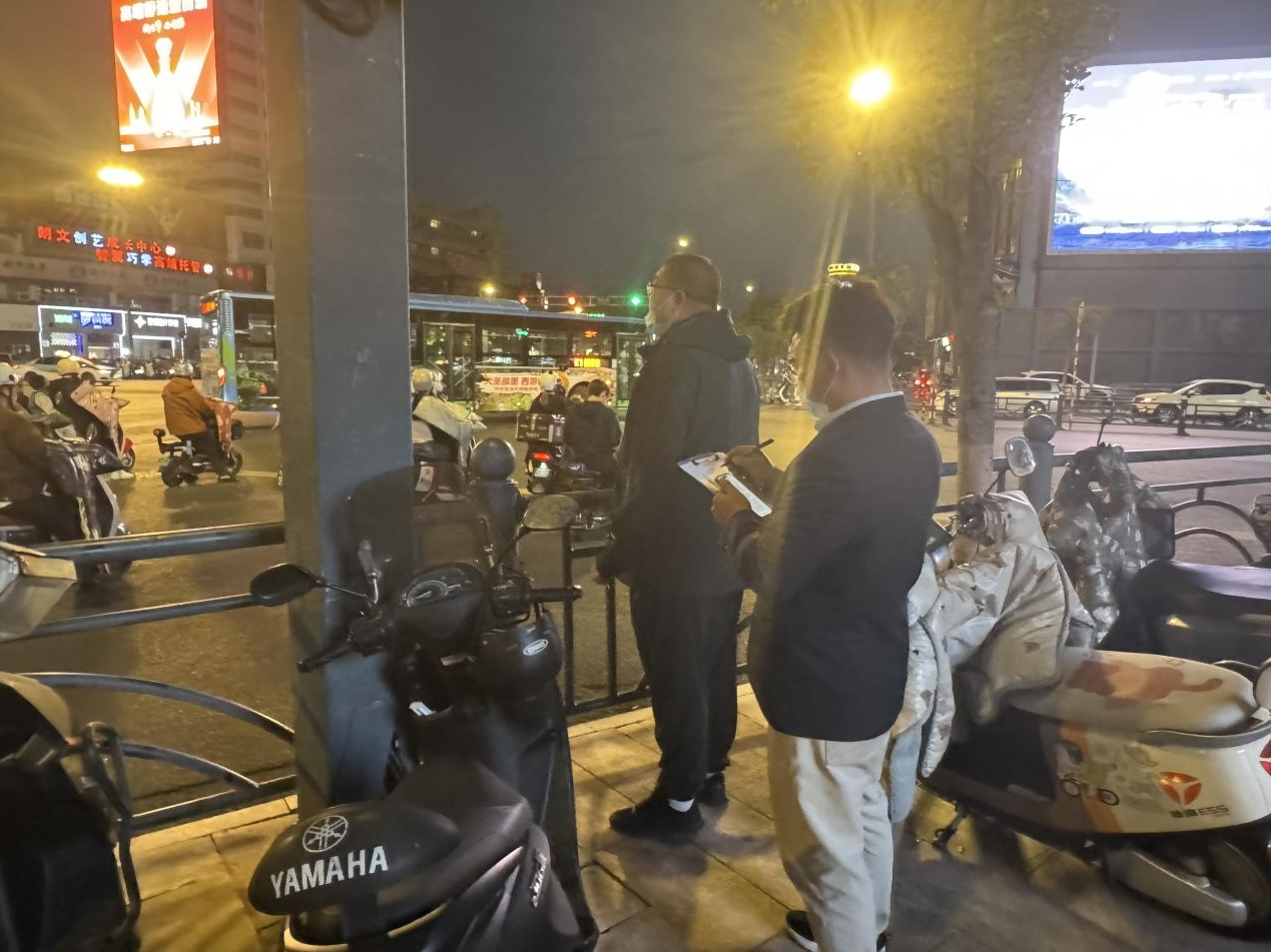 筑牢安全防線，落實右轉(zhuǎn)必停管控措施