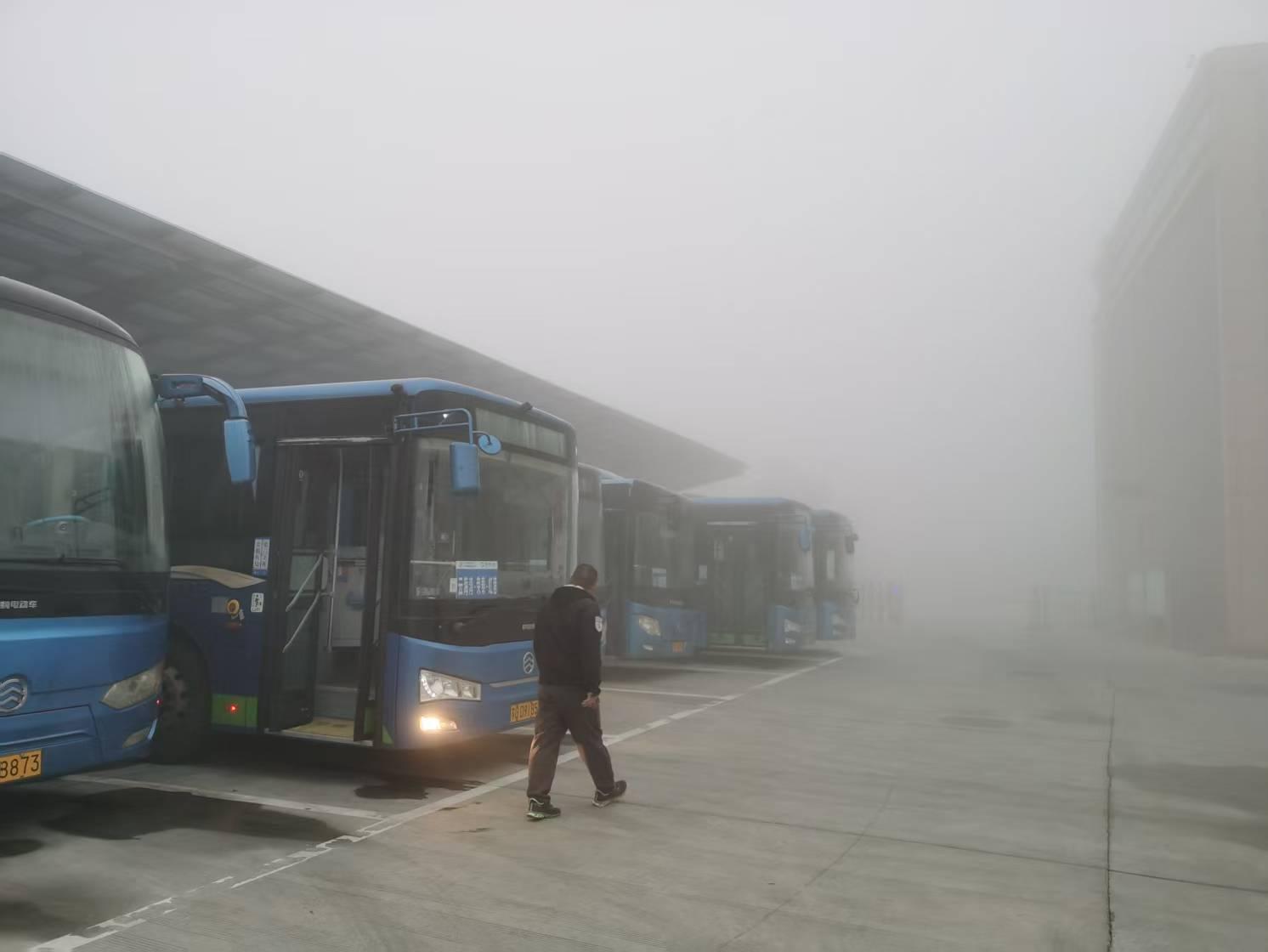 筑牢霧天安全行車基石，立足安全第一線