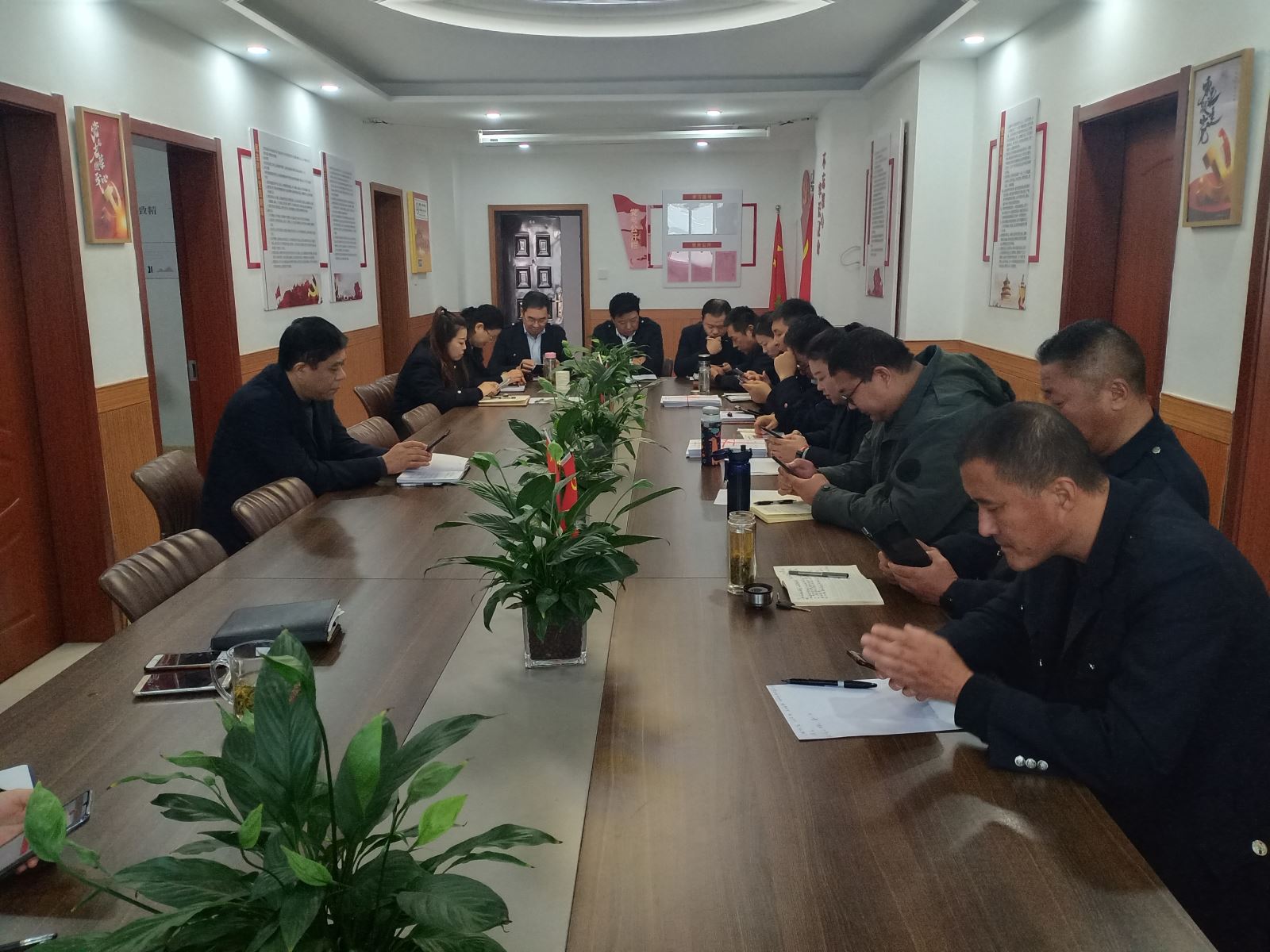 公交集團公交事業(yè)一部“學習強國”熱潮涌 比學趕超氛圍足