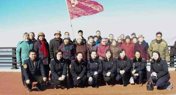 公交集團(tuán)快速公司黨員到福利院開(kāi)展志愿活動(dòng)