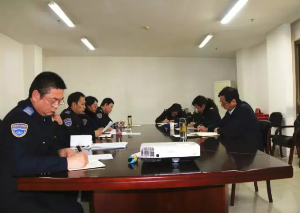 公交集團(tuán)快速公交公司召開(kāi)民主生活會(huì)