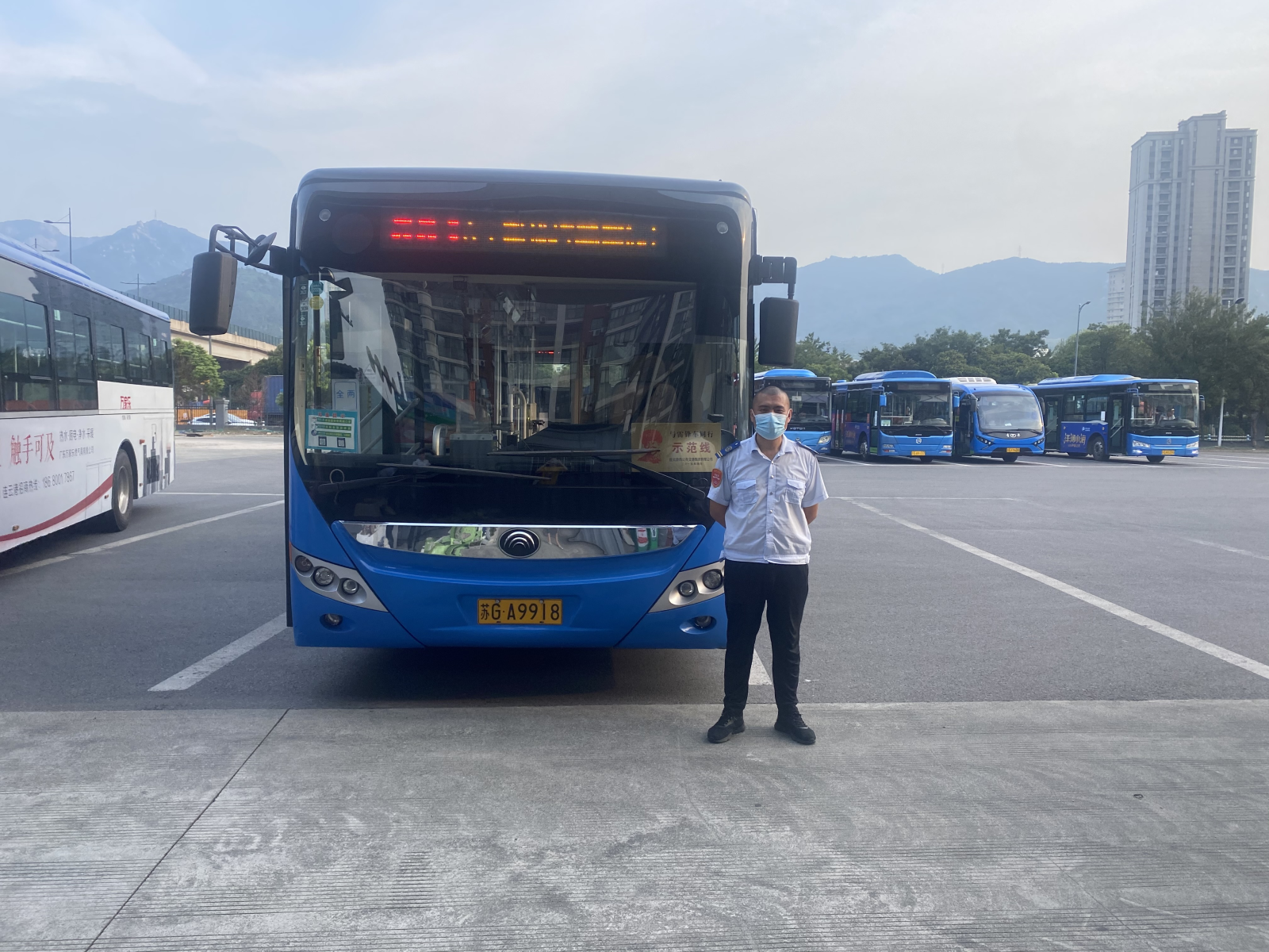 公交事業(yè)二部601路駕駛員王亮及時歸還乘客丟失的手機