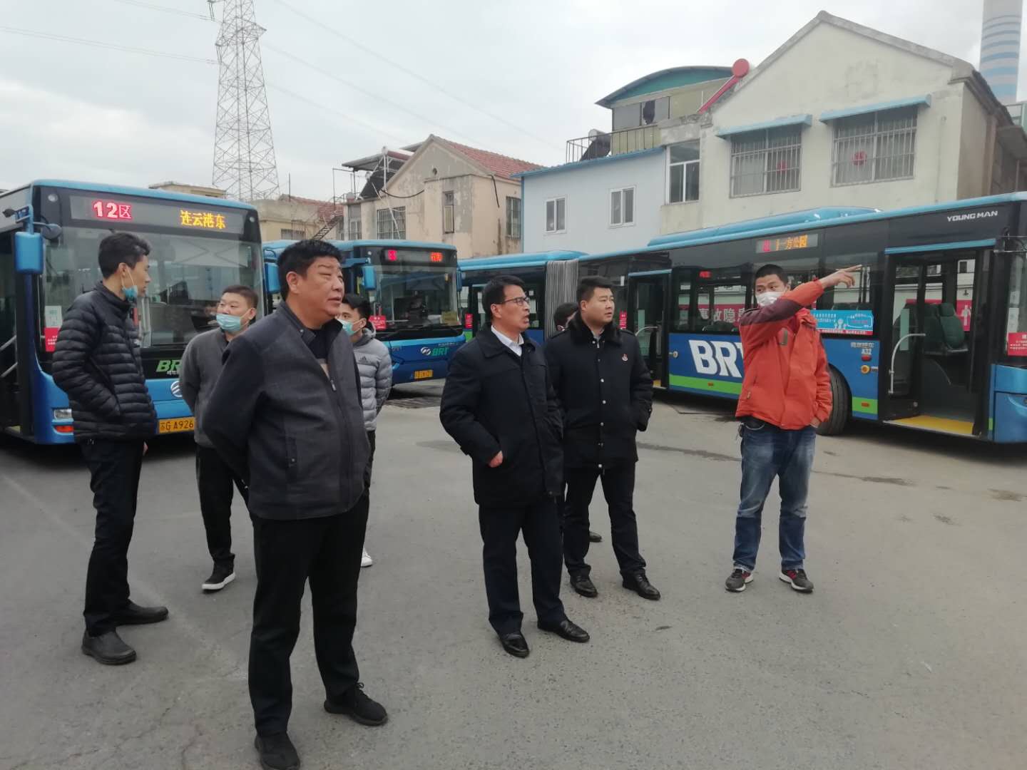 公交集團領(lǐng)導班子至快速公交事業(yè)部海州站進行現(xiàn)場調(diào)研