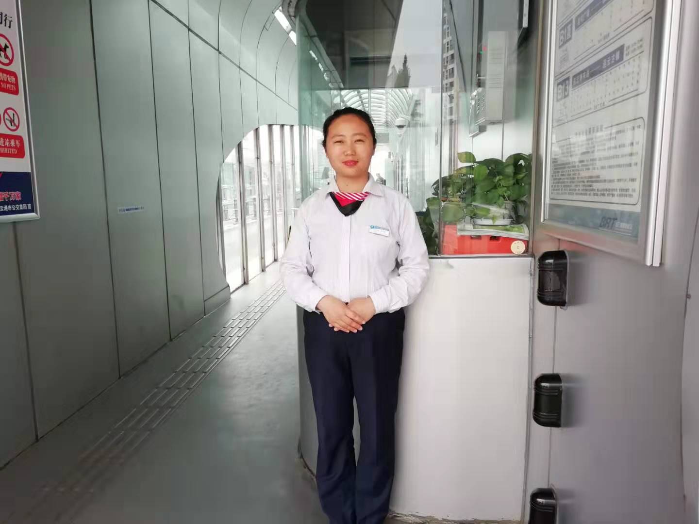 公交集團(tuán)快速公交事業(yè)部站務(wù)員葛芬娣 大伙心中最美的榜樣