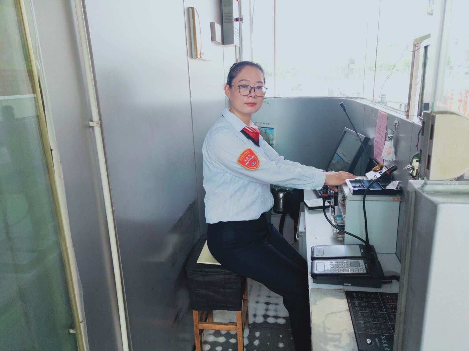 微笑服務(wù) 讓乘客和站務(wù)員一起收獲美好心情