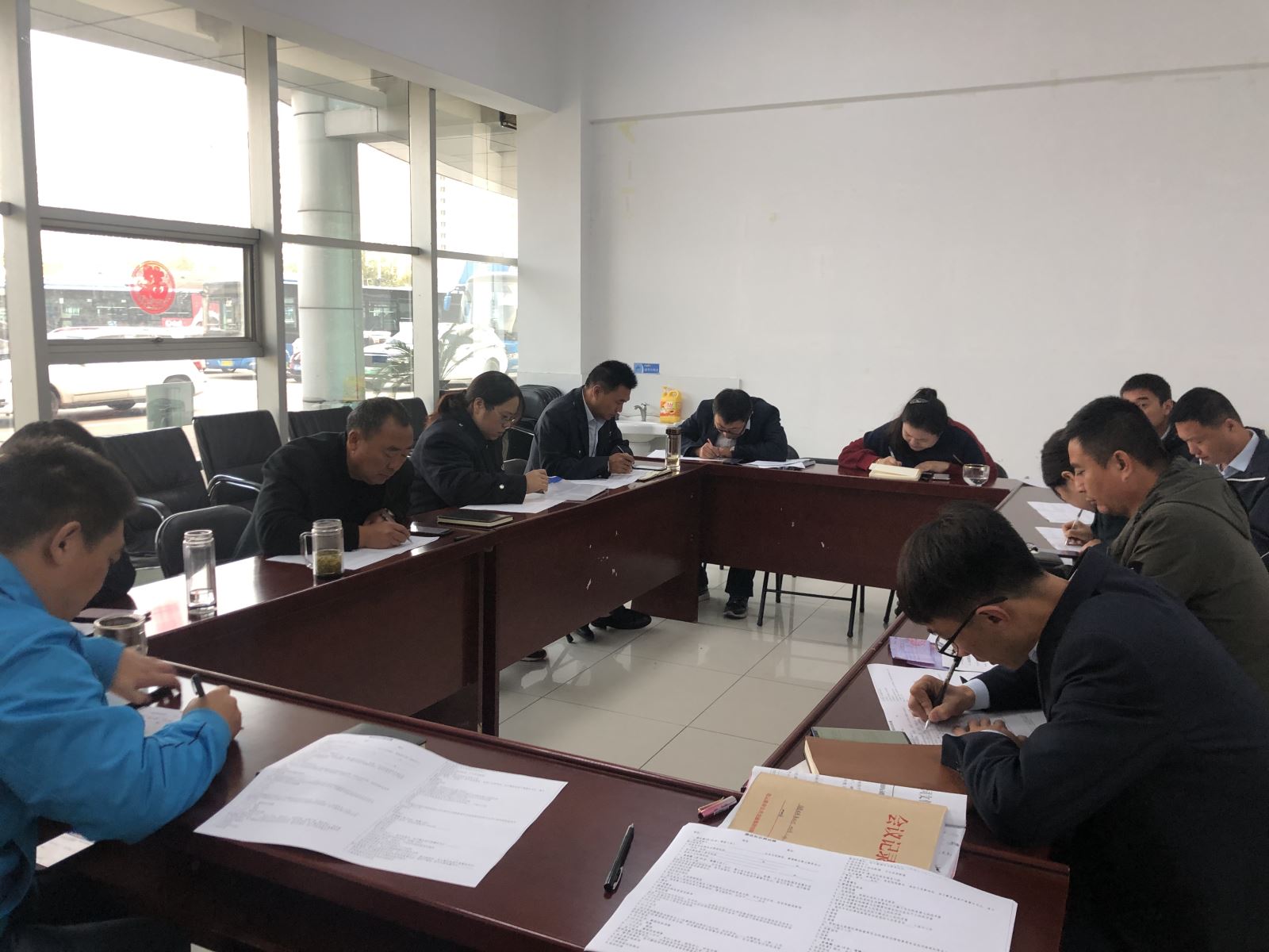 經(jīng)營發(fā)展事業(yè)部組織開展黨風廉政建設知識測試