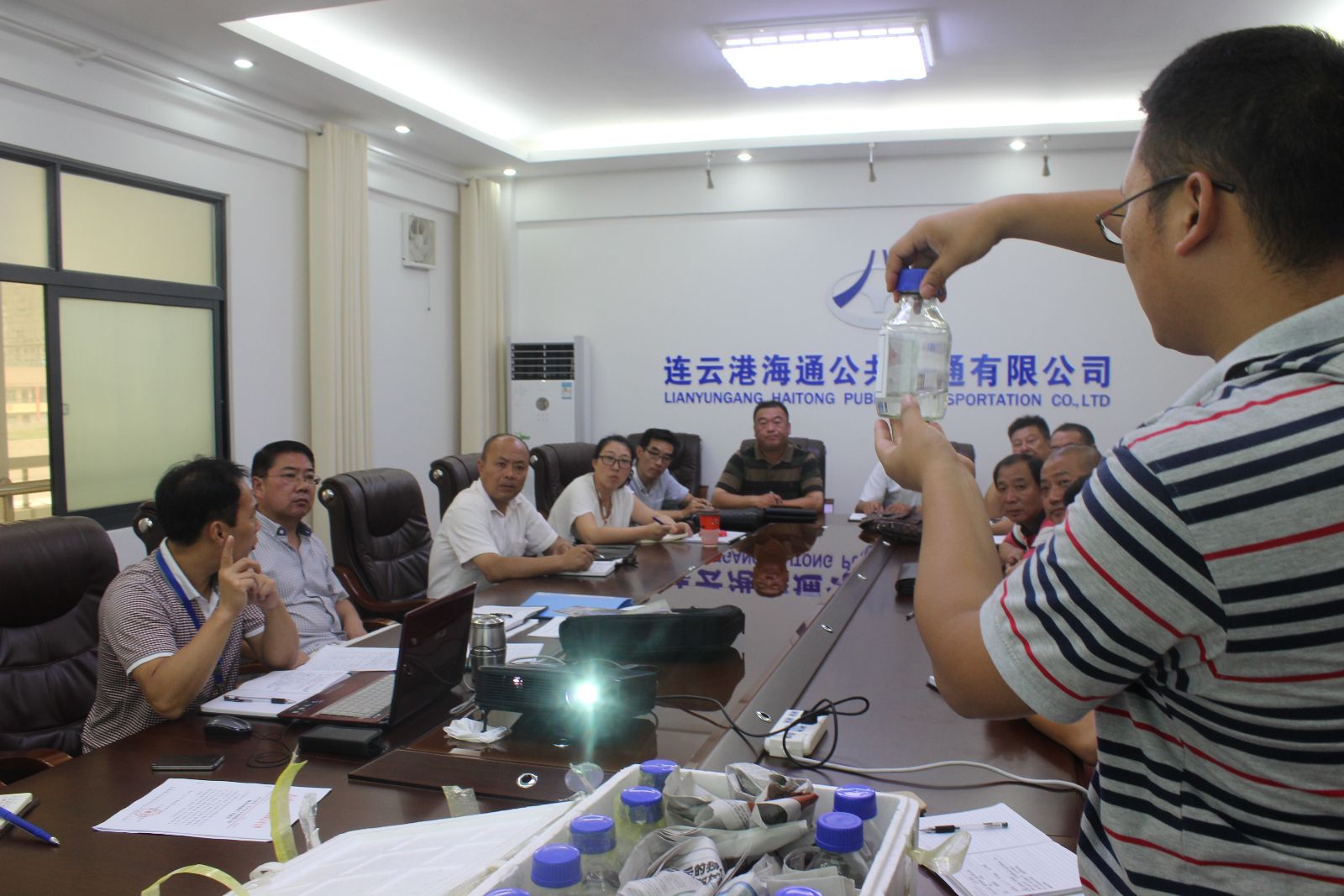 海通公交開(kāi)展安管人員危險(xiǎn)品識(shí)別培訓(xùn)