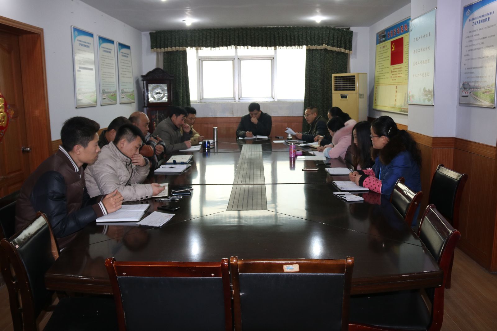 公交新浦公司加強元旦春節(jié)期間黨風廉政建設工作