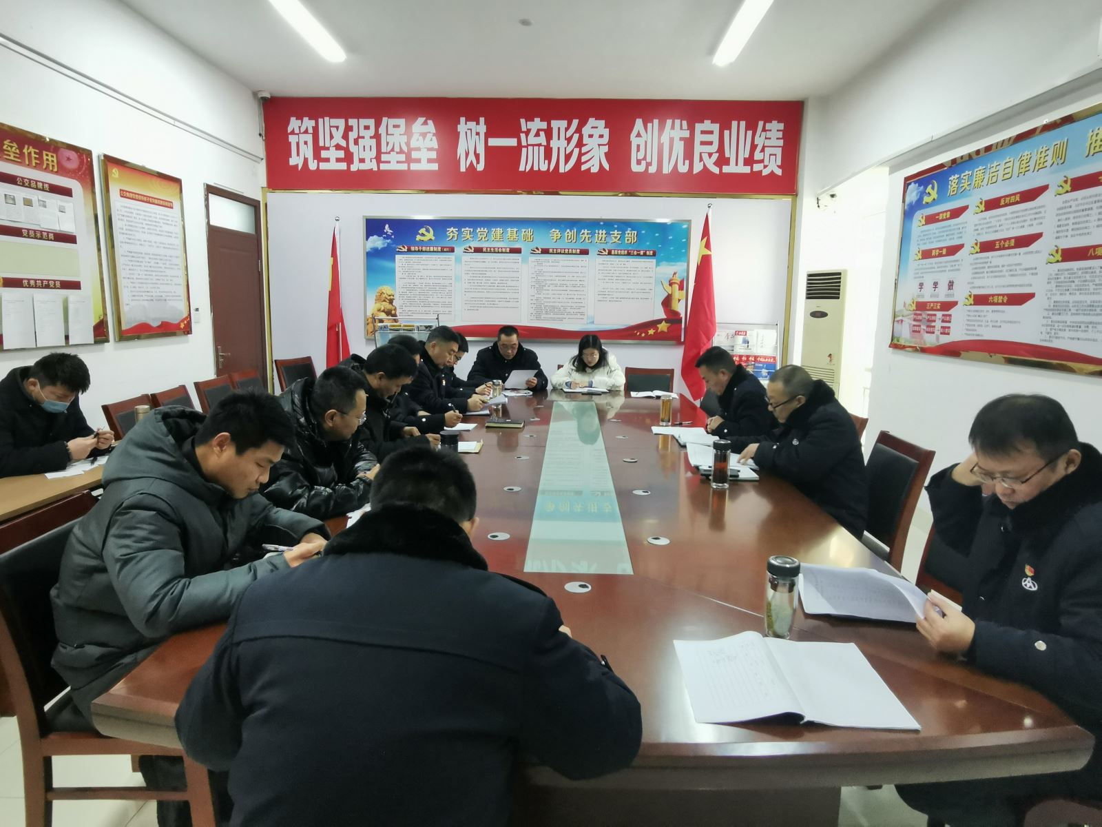 公交集團(tuán)召開機(jī)務(wù)工作會(huì)議