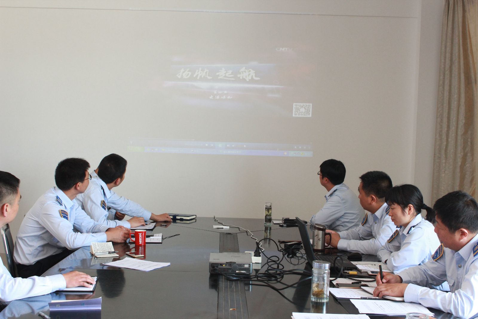 公交東部公司組織觀看專題片《揚帆起航》第三、四、五集