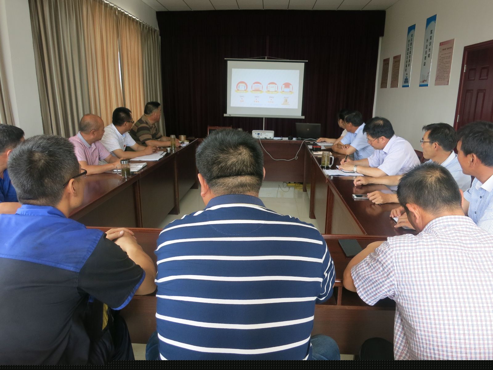 公交大浦廠、維修公司黨支部開展7月份“固定學習日”學習教育活動