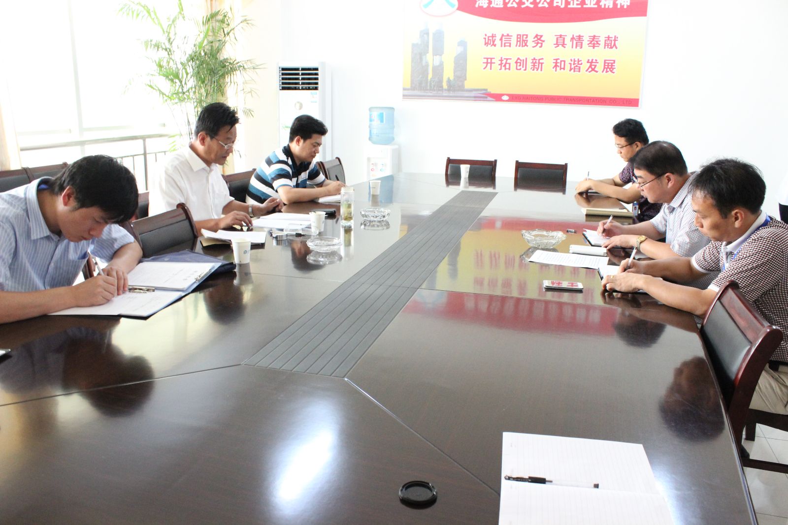 集團(tuán)安監(jiān)部檢查海通公交公司安全工作