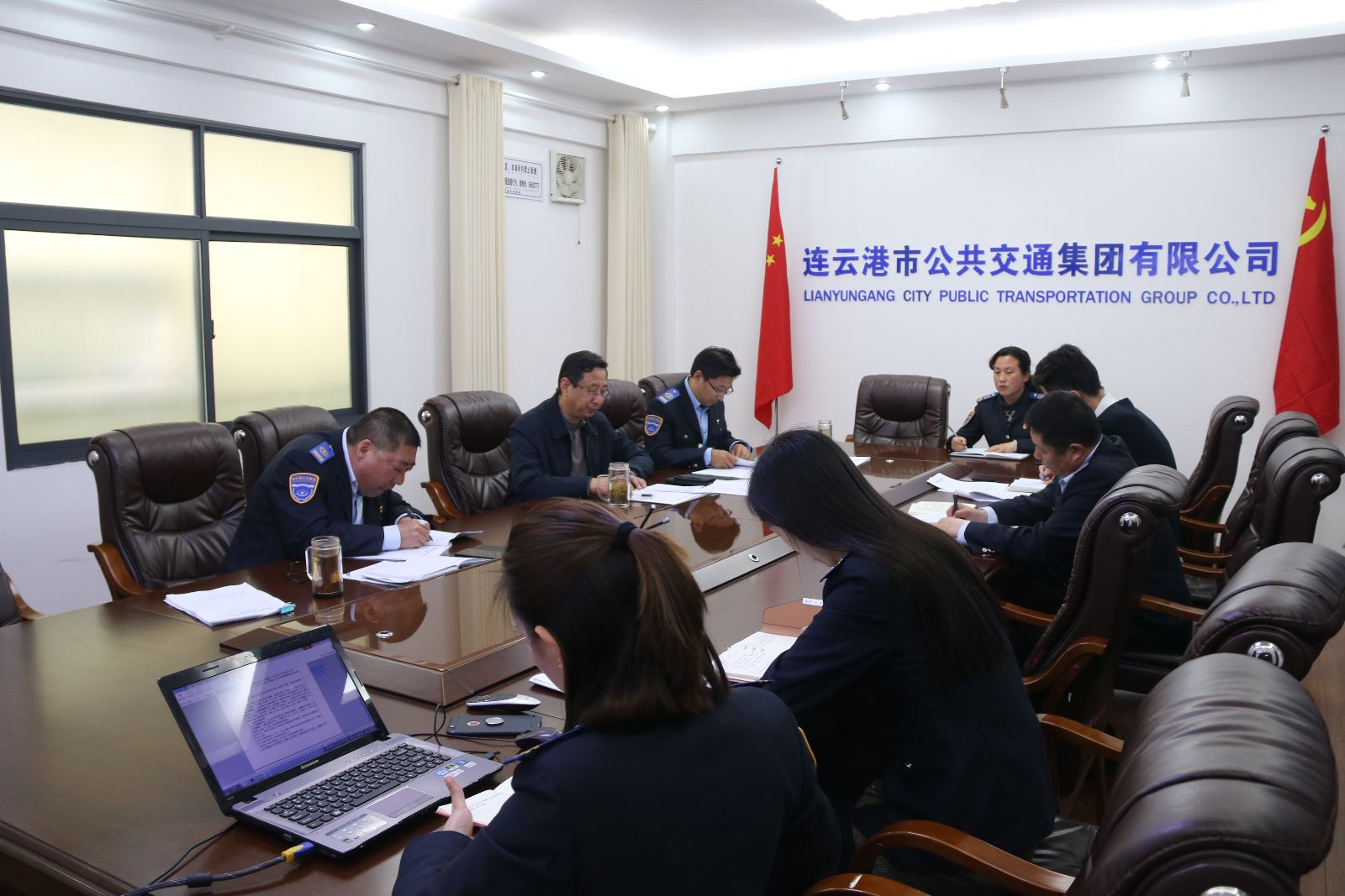 公交集團(tuán)召開2018年人大建議、政協(xié)提案辦理工作專題會議